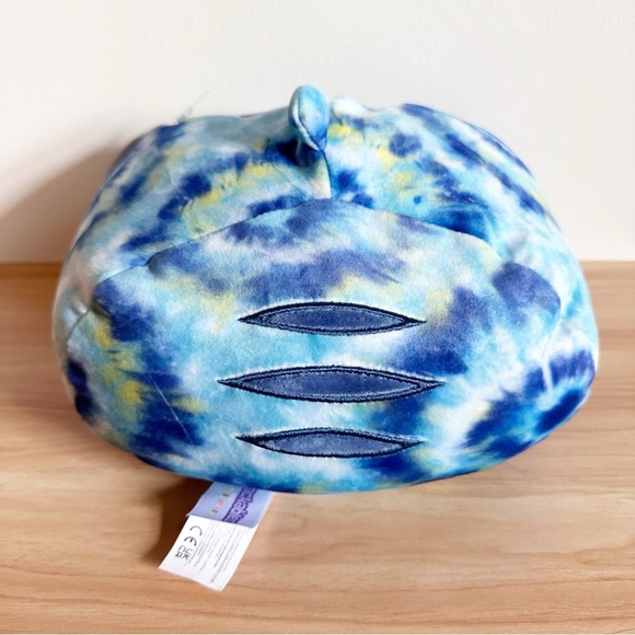 Squishmallow Luther the Shark Stackable 8 inch NWT - Picture 2 of 2